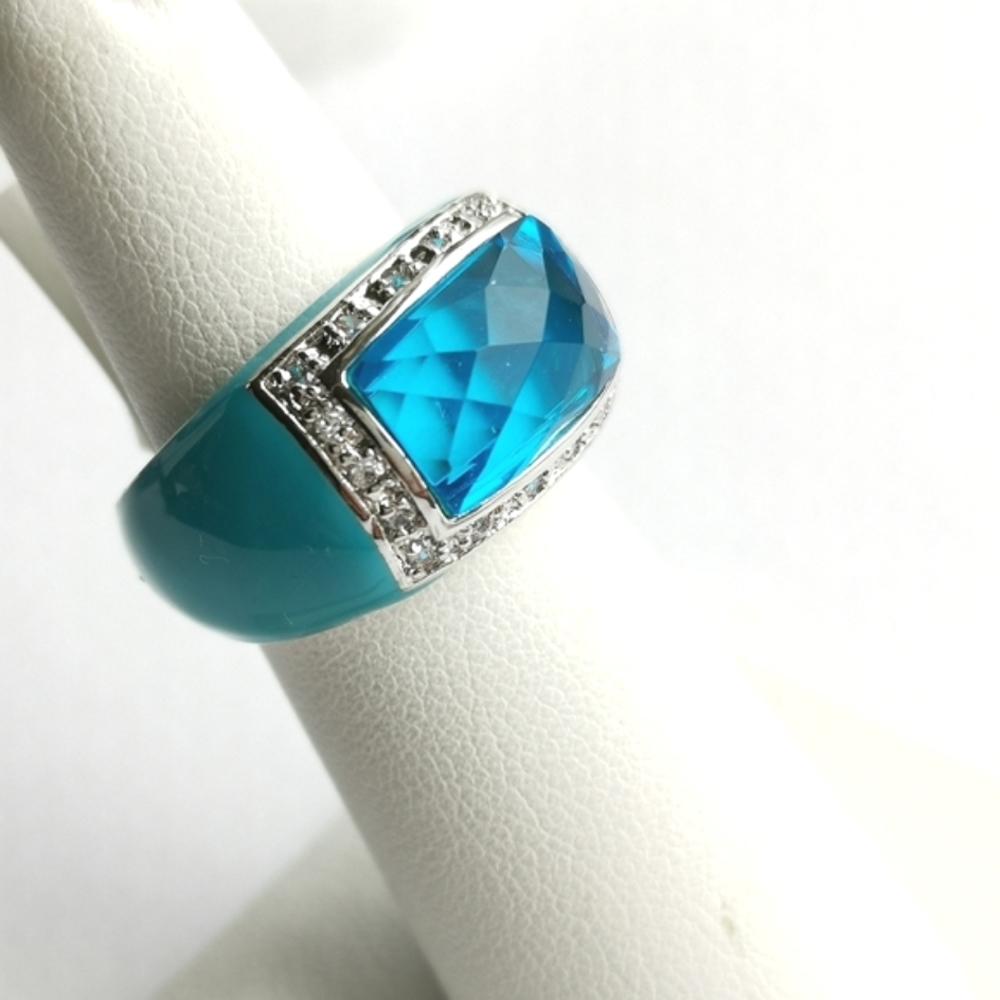 Swarovski crystal enamel dome ring size 6 🆕